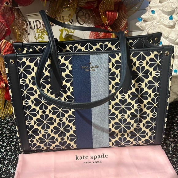 🔥2 FOR $300🔥 Kate Spade New York Women's Spade Flower Jacquard Market Med…
